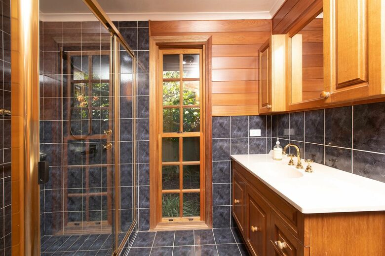 Sutherland Downs - Coomba Bay, Australia