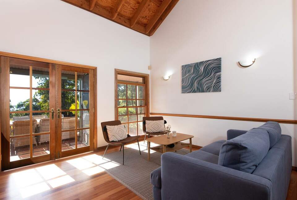 Sutherland Downs - Coomba Bay, Australia