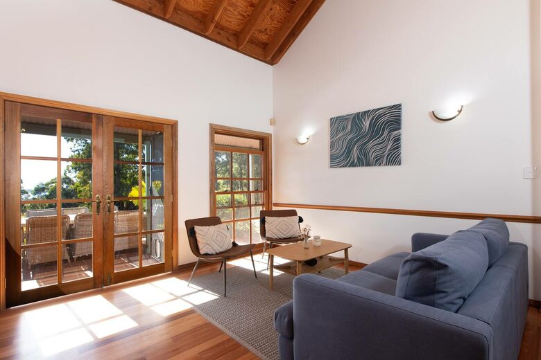 Sutherland Downs - Coomba Bay, Australia