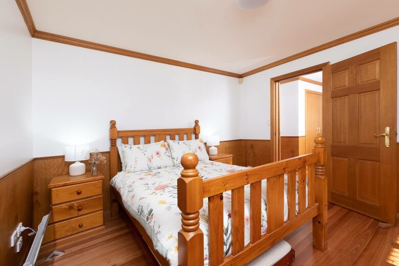 Sutherland Downs - Coomba Bay, Australia