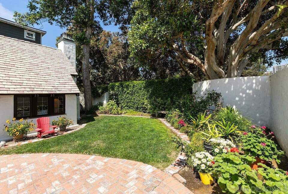 Remodeled Cottage - Minutes to Beach, Park, Shops! - San Diego, California