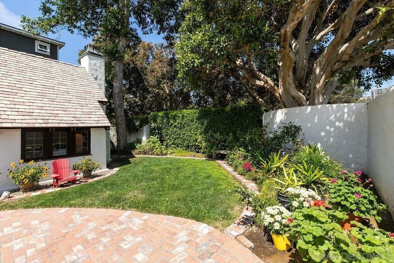 Remodeled Cottage - Minutes to Beach, Park, Shops! - San Diego, California