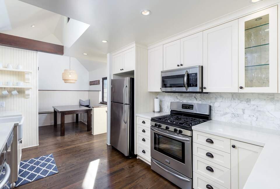 Remodeled Cottage - Minutes to Beach, Park, Shops! - San Diego, California