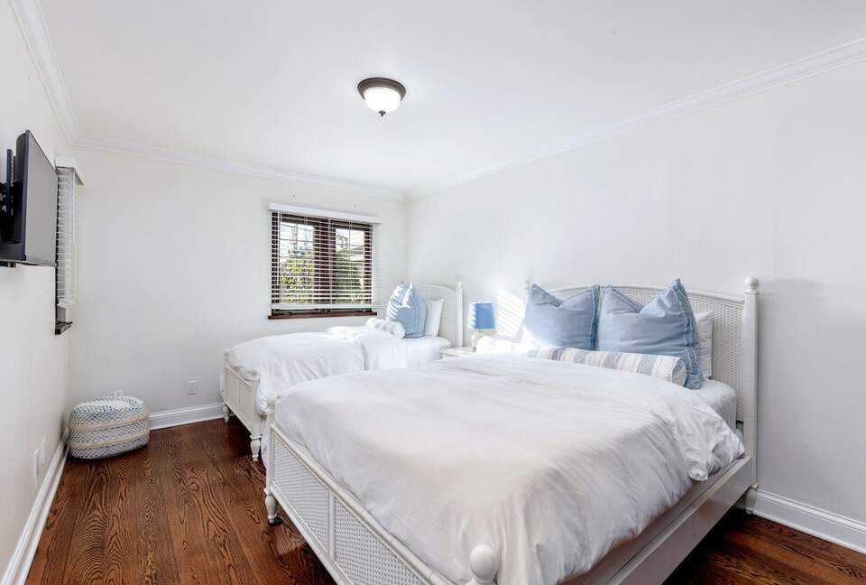 Remodeled Cottage - Minutes to Beach, Park, Shops! - San Diego, California