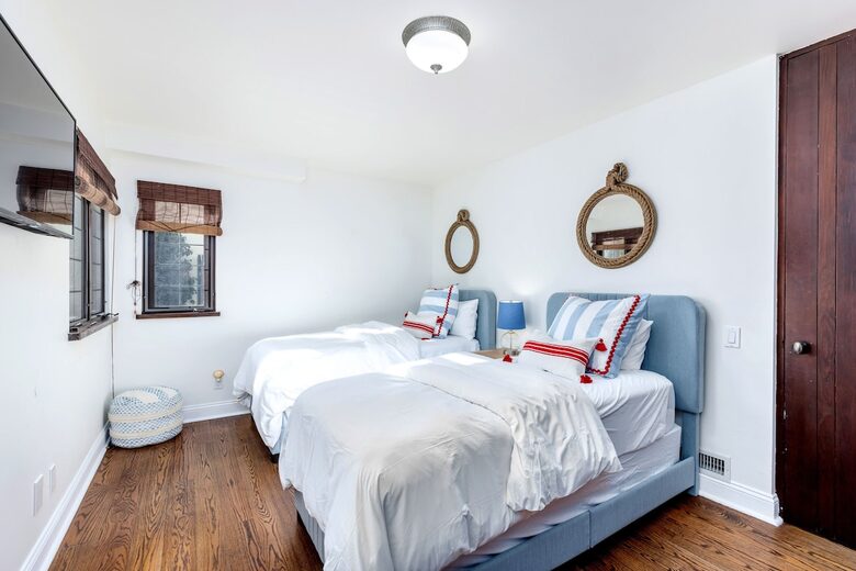 Remodeled Cottage - Minutes to Beach, Park, Shops! - San Diego, California