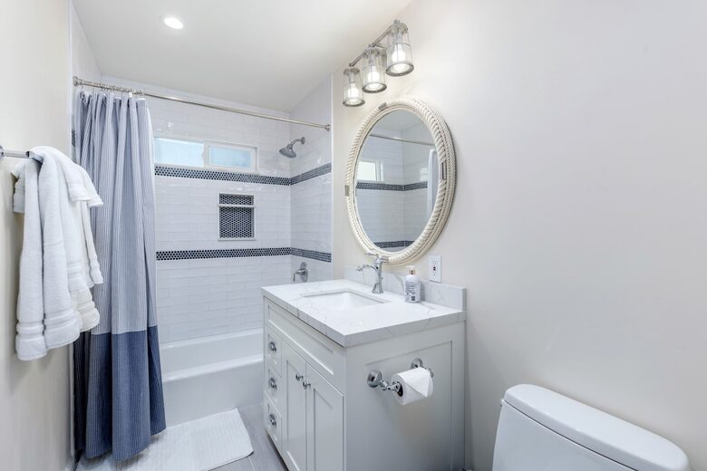 Remodeled Cottage - Minutes to Beach, Park, Shops! - San Diego, California