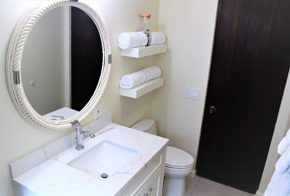 Remodeled Cottage - Minutes to Beach, Park, Shops! - San Diego, California