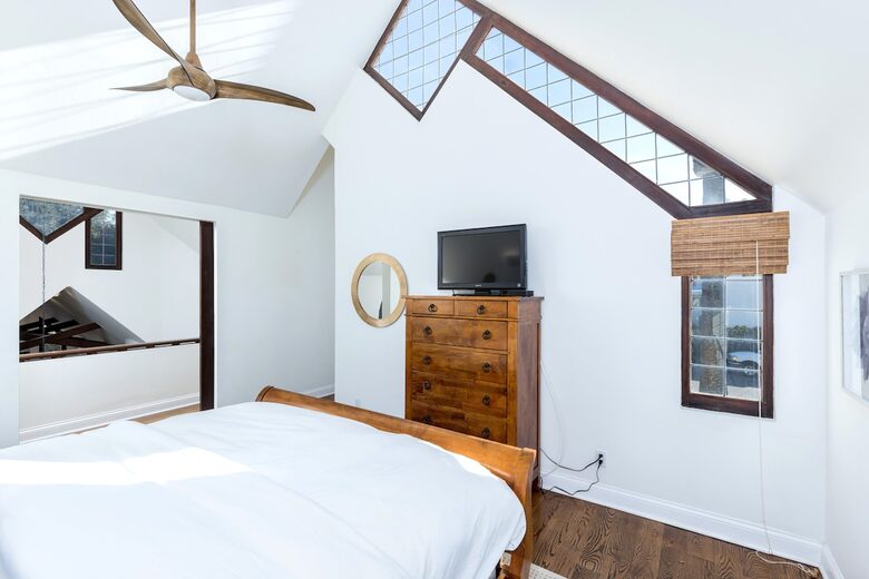 Remodeled Cottage - Minutes to Beach, Park, Shops! - San Diego, California