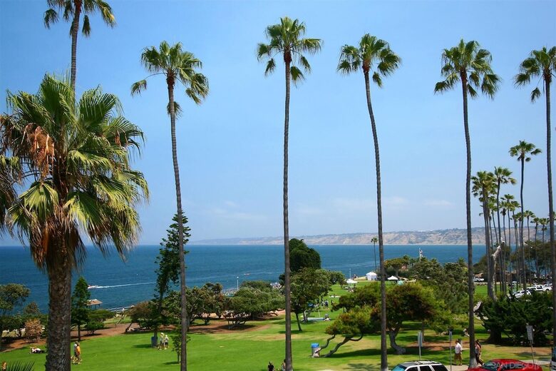 Remodeled Cottage - Minutes to Beach, Park, Shops! - San Diego, California