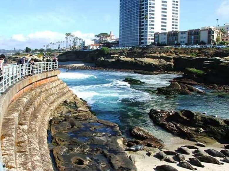 Remodeled Cottage - Minutes to Beach, Park, Shops! - San Diego, California