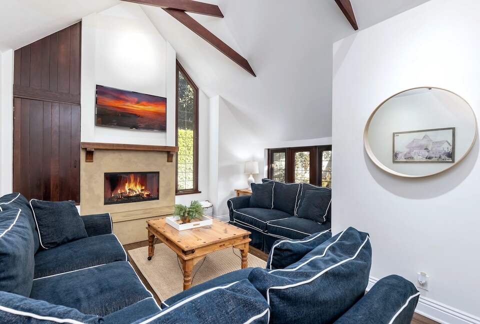 Remodeled Cottage - Minutes to Beach, Park, Shops! - San Diego, California