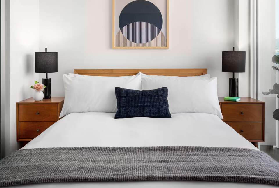 Inspire Hollywood - Brand New Luxury 2 Bedroom Condo - Los Angeles, California