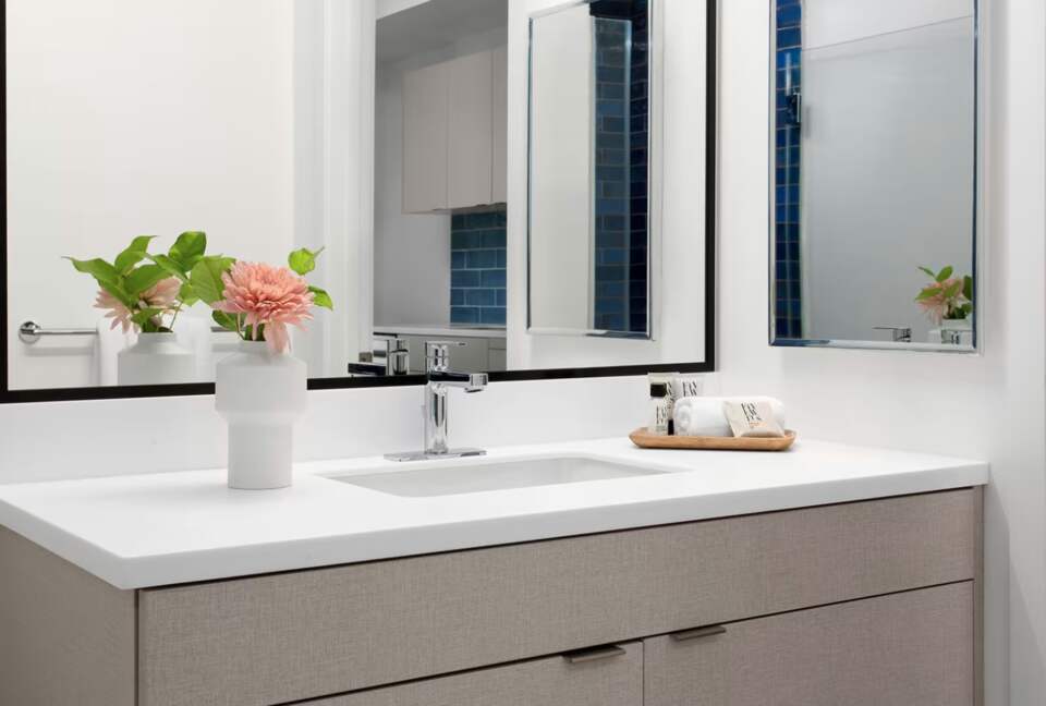 Inspire Hollywood - Brand New Luxury 2 Bedroom Condo - Los Angeles, California