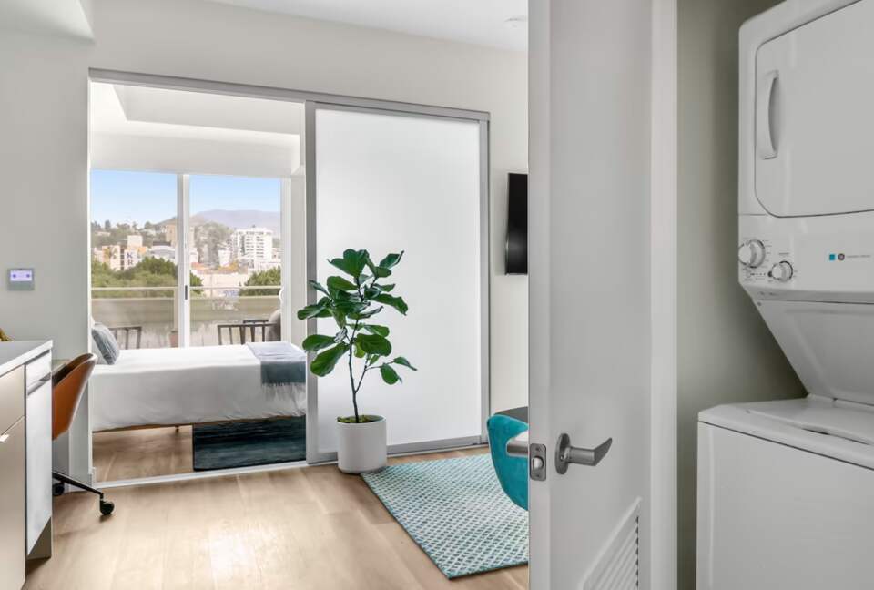 Inspire Hollywood - Brand New Luxury 2 Bedroom Condo - Los Angeles, California