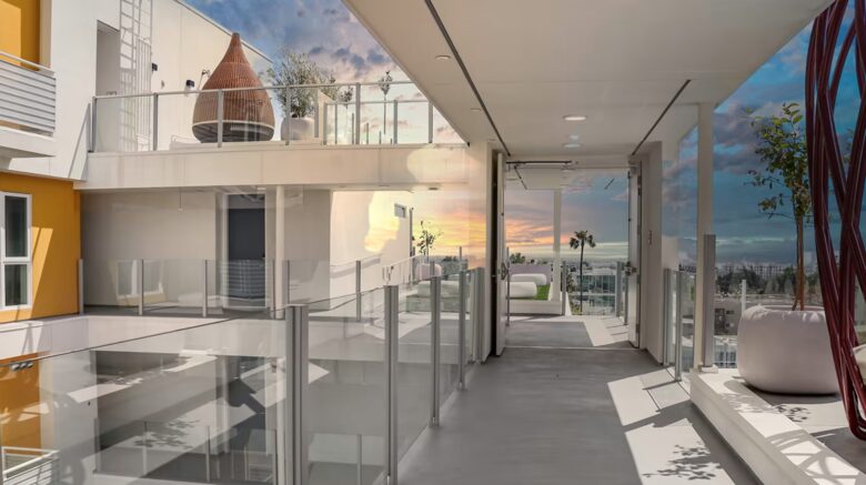 Inspire Hollywood - Brand New Luxury 2 Bedroom Condo - Los Angeles, California