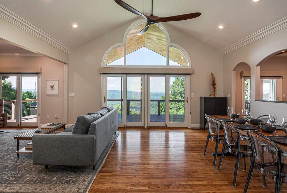 Carolina Mountain Retreat with Unobstructed Mountain Views - Hendersonville, North Carolina