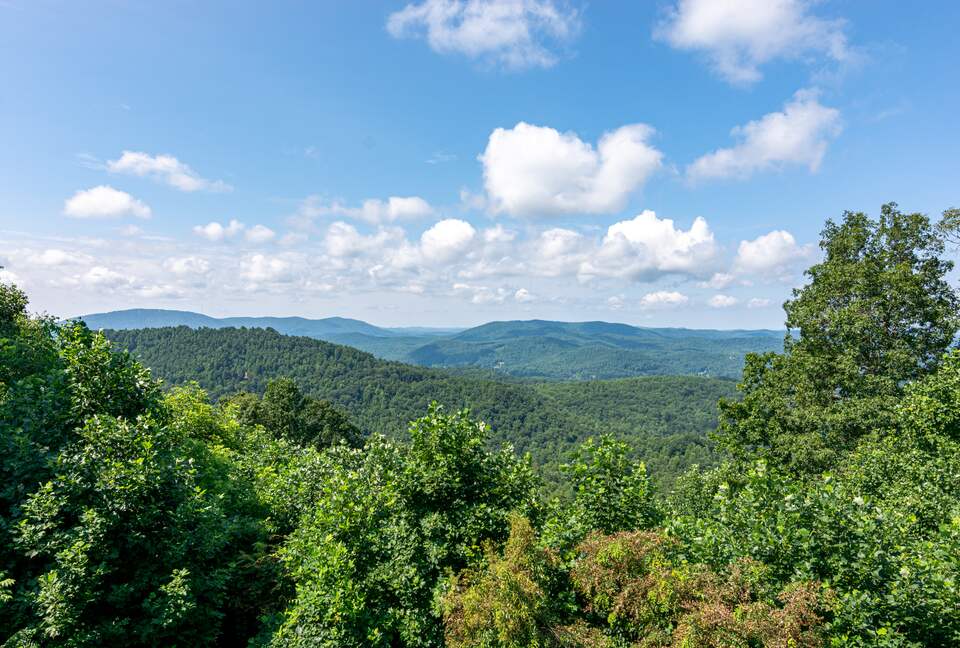 Carolina Mountain Retreat with Unobstructed Mountain Views - Hendersonville, North Carolina