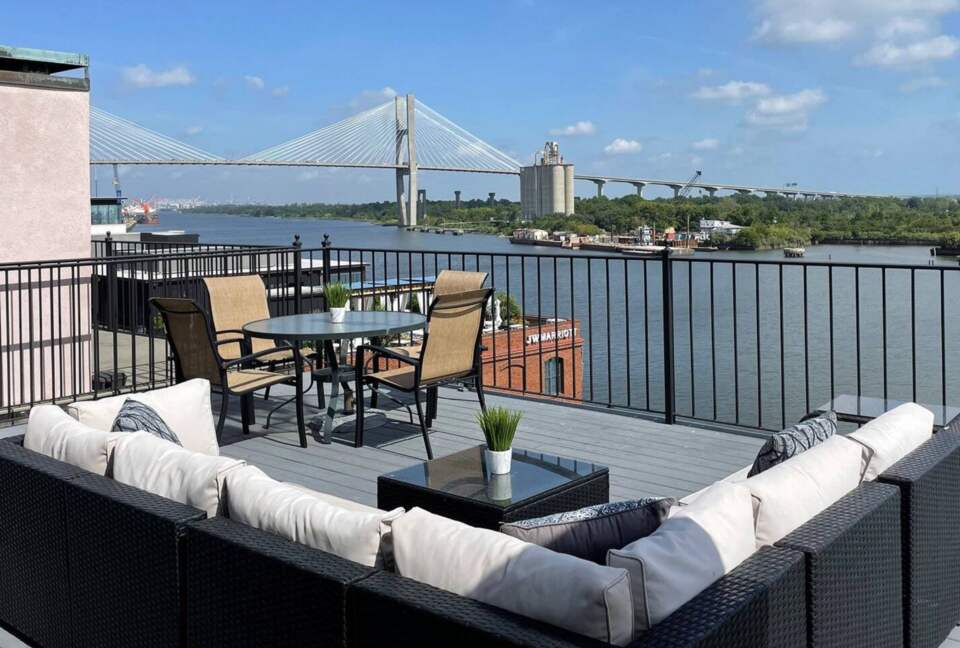 Savannah Riverview Penthouse - Savannah, Georgia