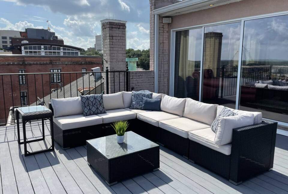 Savannah Riverview Penthouse - Savannah, Georgia