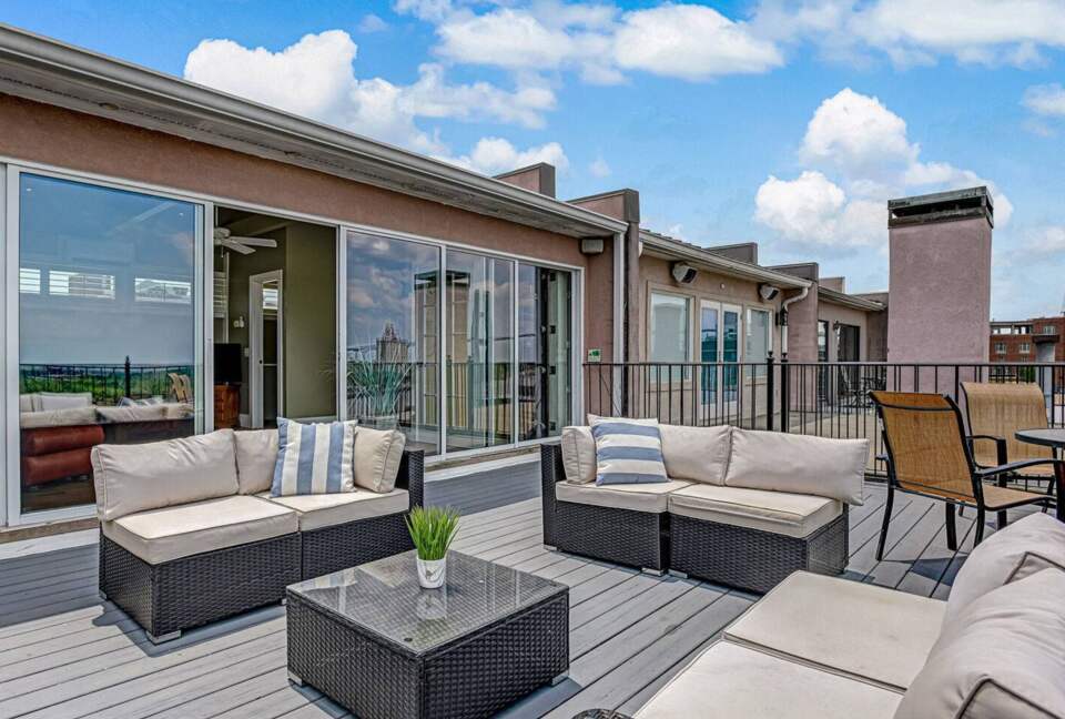 Savannah Riverview Penthouse - Savannah, Georgia