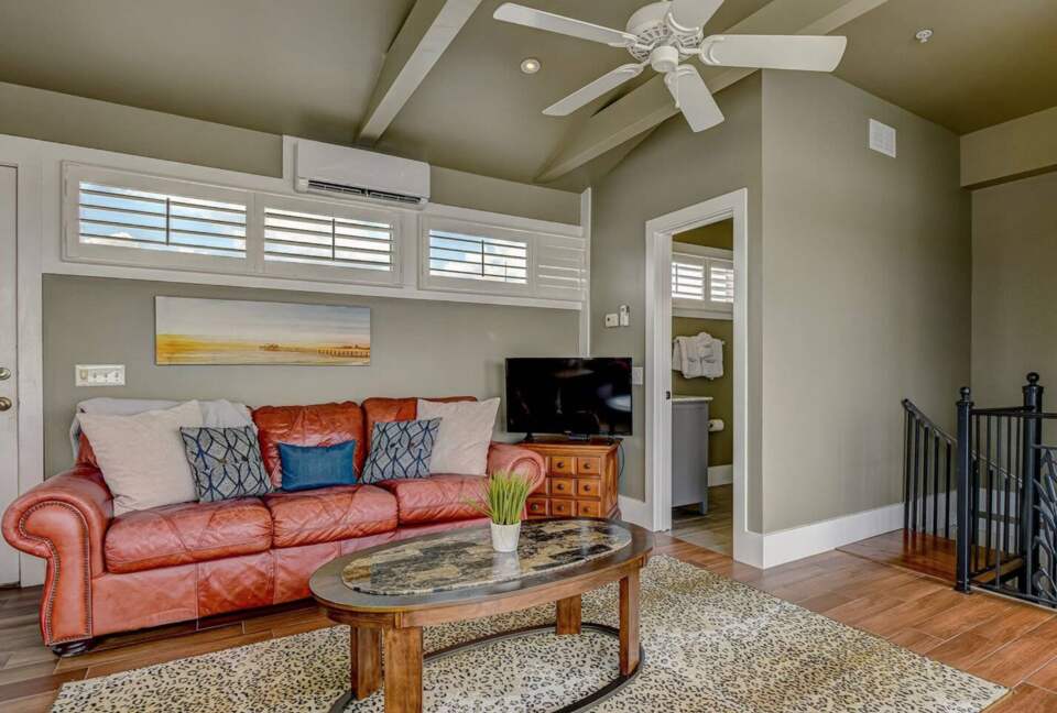 Savannah Riverview Penthouse - Savannah, Georgia