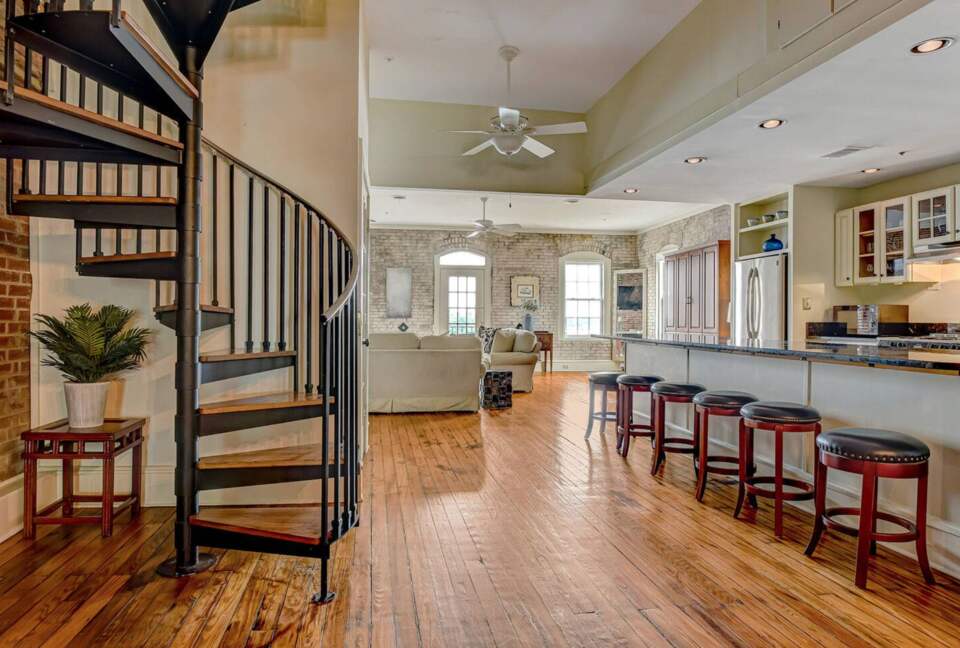 Savannah Riverview Penthouse - Savannah, Georgia