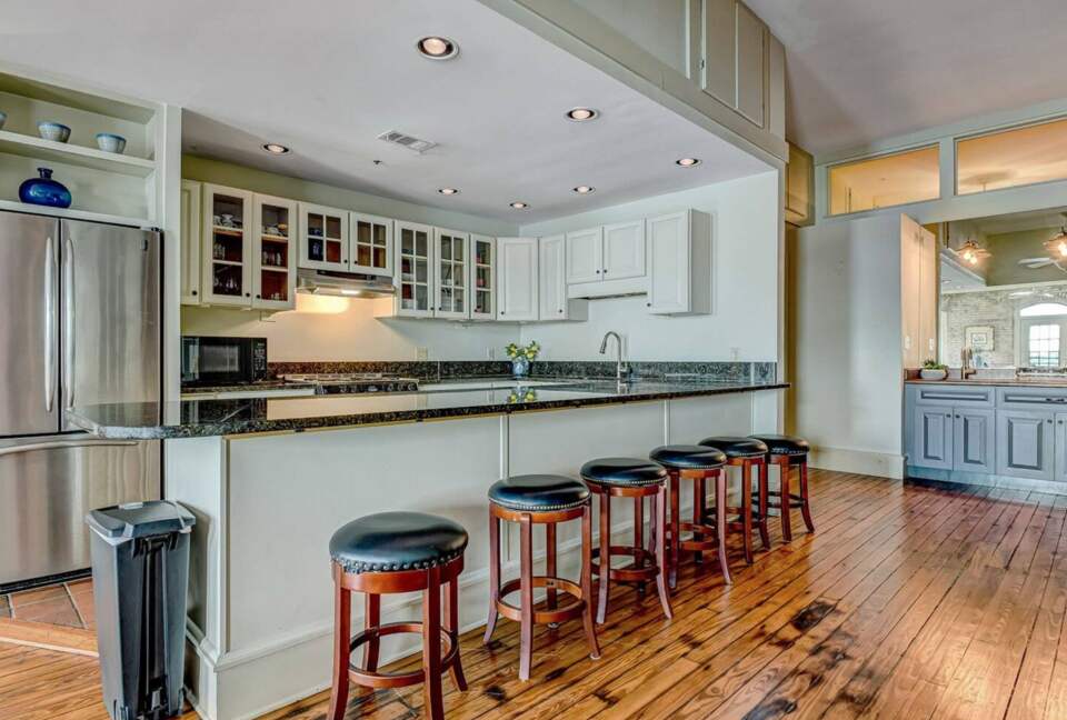 Savannah Riverview Penthouse - Savannah, Georgia