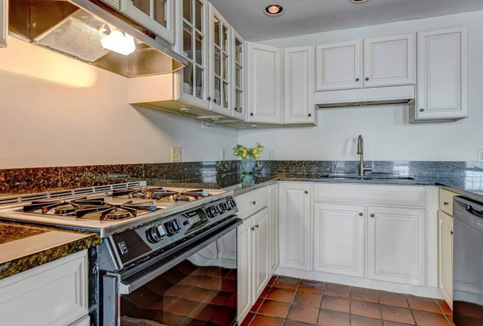 Savannah Riverview Penthouse - Savannah, Georgia