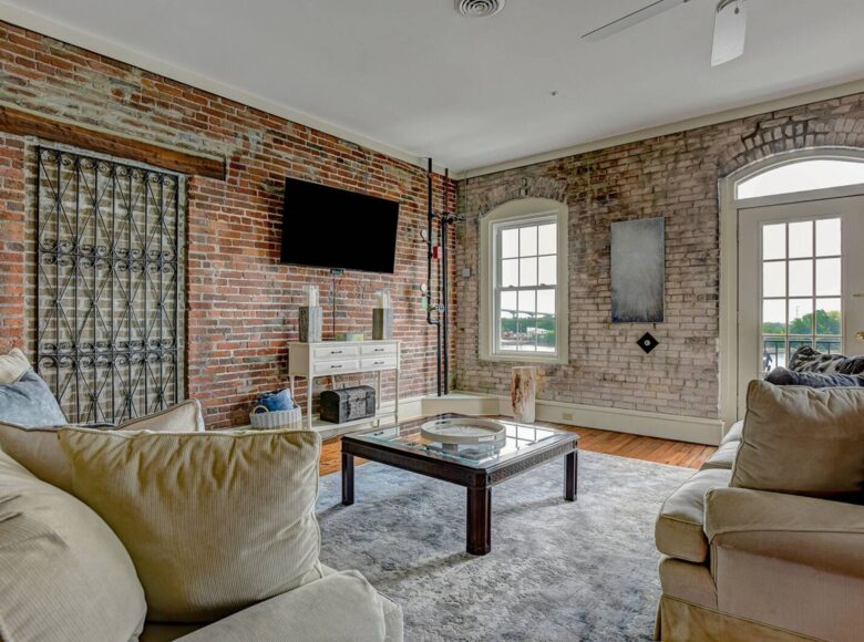 Savannah Riverview Penthouse - Savannah, Georgia