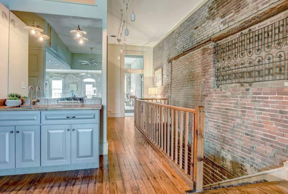 Savannah Riverview Penthouse - Savannah, Georgia