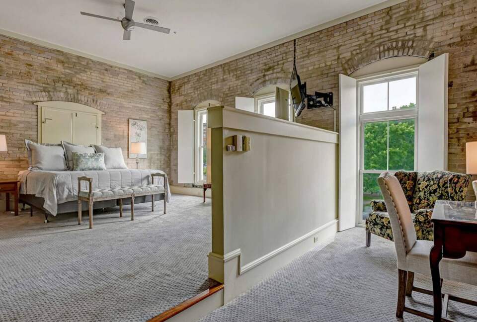 Savannah Riverview Penthouse - Savannah, Georgia