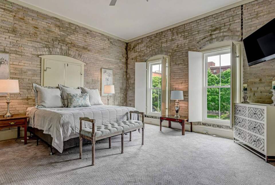 Savannah Riverview Penthouse - Savannah, Georgia