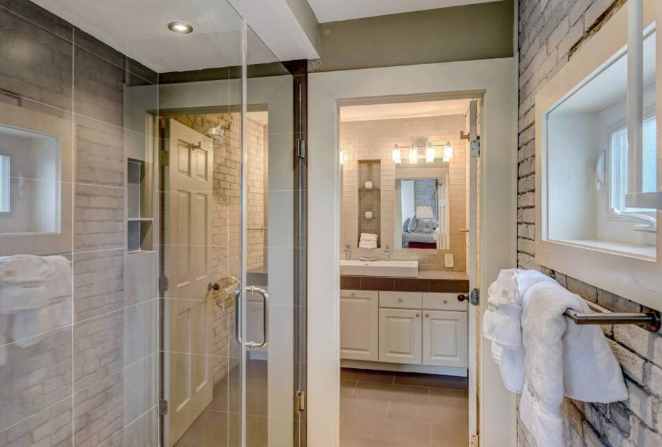 Savannah Riverview Penthouse - Savannah, Georgia