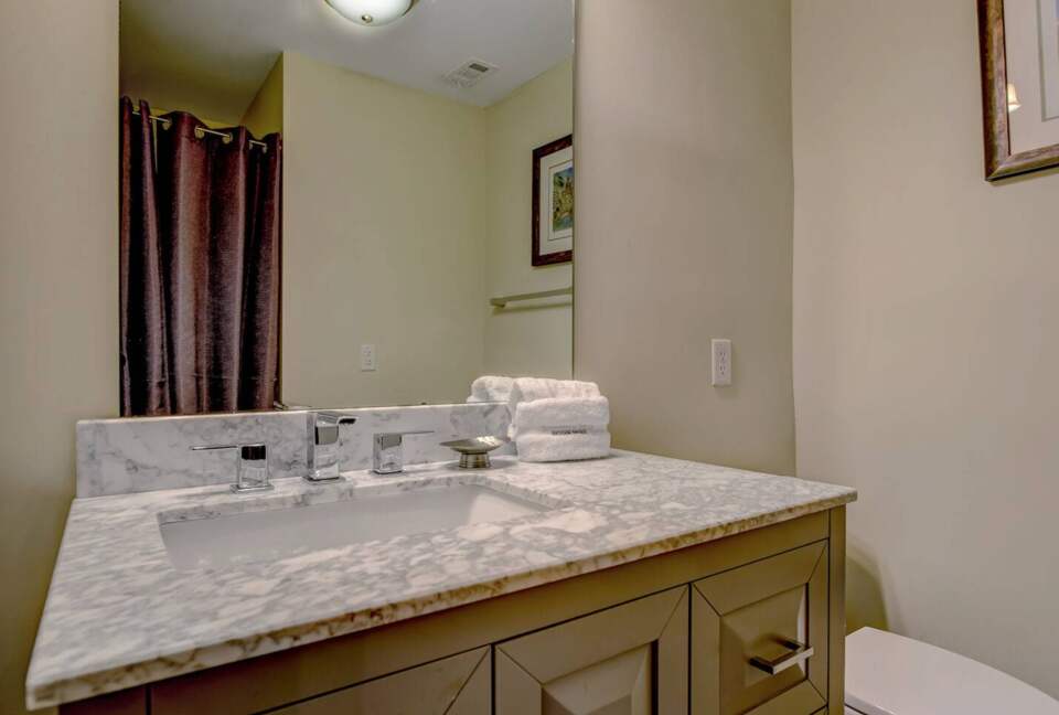 Savannah Riverview Penthouse - Savannah, Georgia