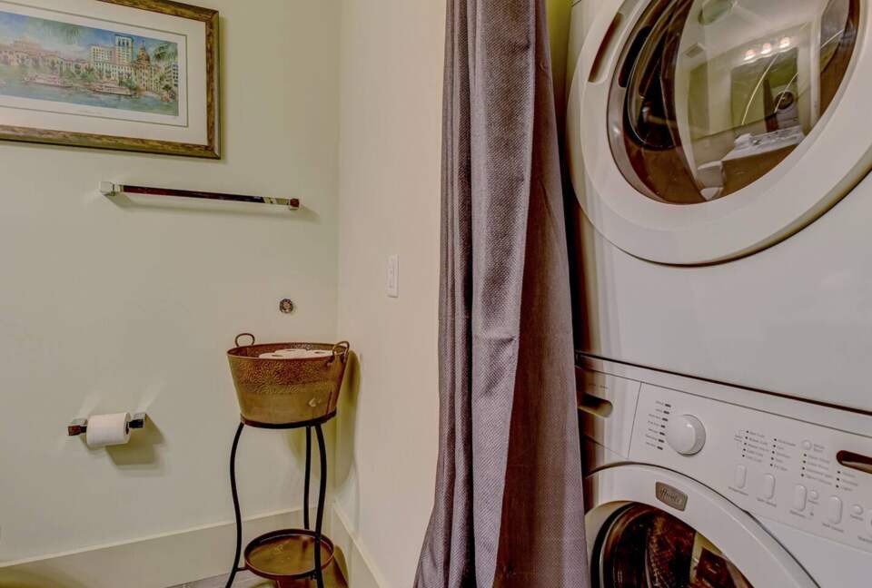 Savannah Riverview Penthouse - Savannah, Georgia