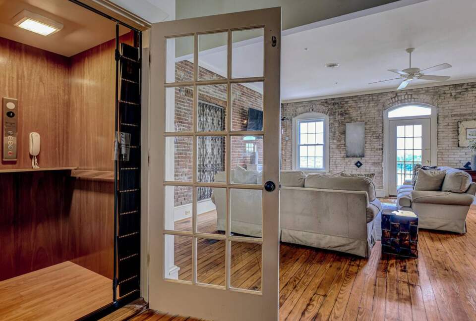 Savannah Riverview Penthouse - Savannah, Georgia