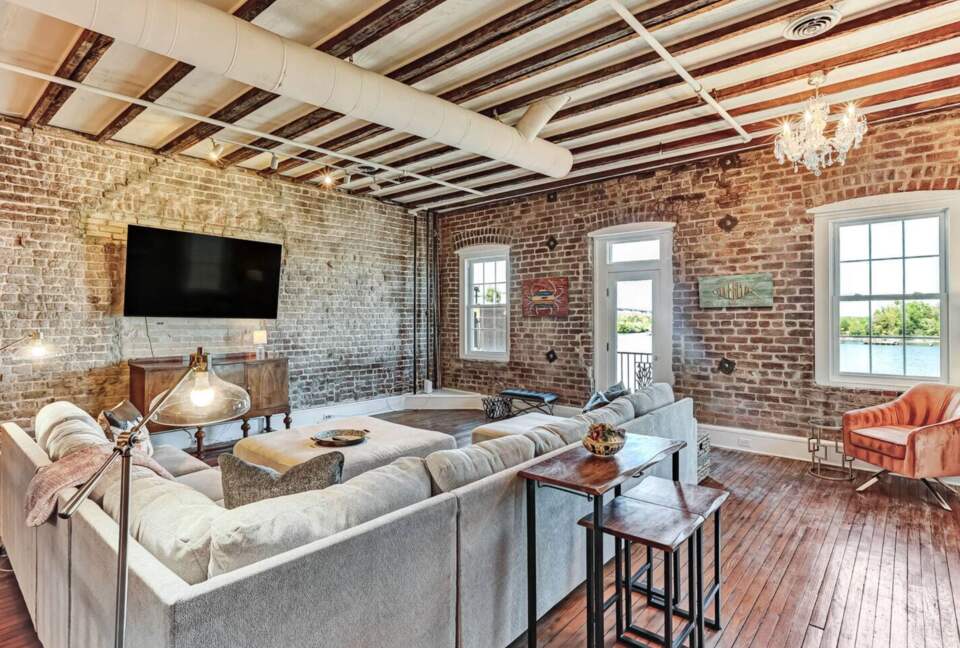 Savannah Riverview Terrace - Savannah, Georgia