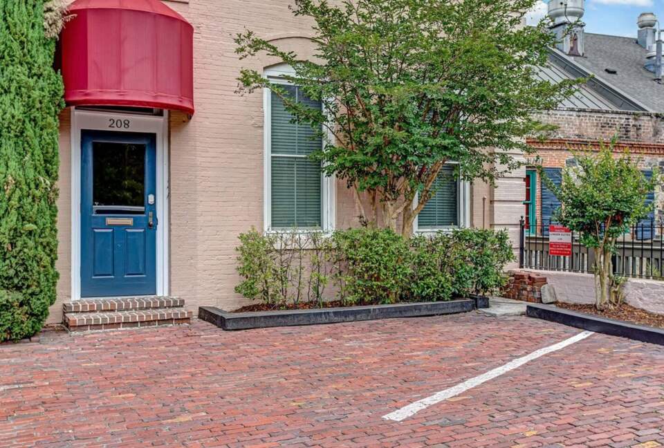 Savannah Riverview Penthouse - Savannah, Georgia