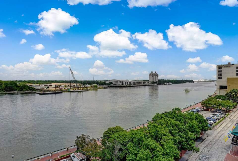 Savannah Riverview Penthouse - Savannah, Georgia