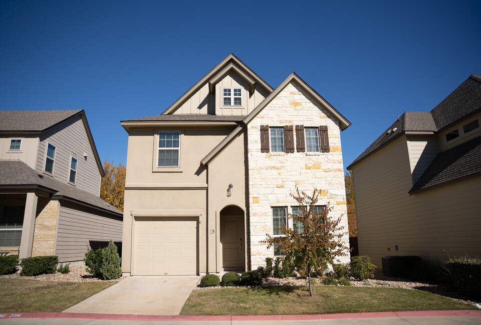 Gated Community Modern Styled Home | 12 minutes to Downtown - Austin, Texas