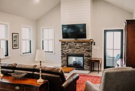 The Homestead Resort -Virginia Mountain House | Great for fly-fishing, golf, hikiing, and nearby the historic Warm Springs Pools - Hot Springs, Virginia