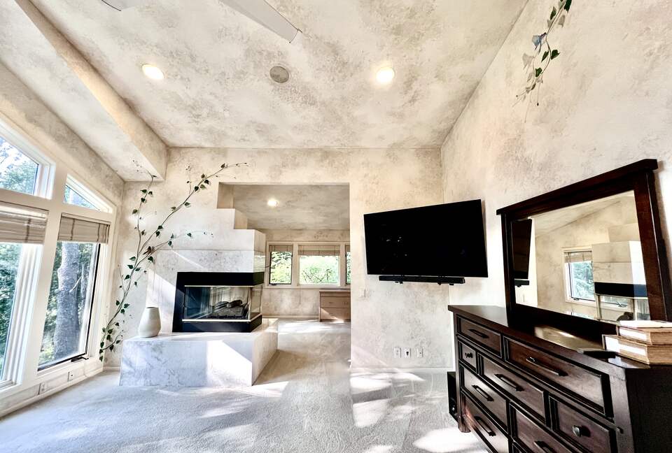 Secluded Forest Retreat Minutes From Minneapolis - Minnetonka, Minnesota