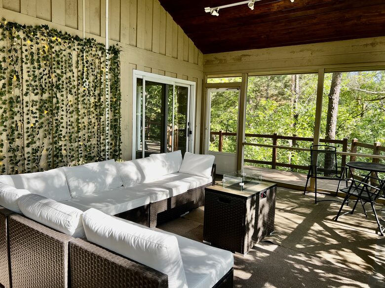 Secluded Forest Retreat Minutes From Minneapolis - Minnetonka, Minnesota