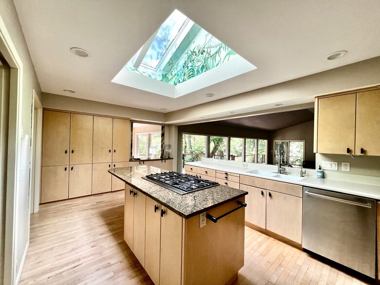 Secluded Forest Retreat Minutes From Minneapolis - Minnetonka, Minnesota