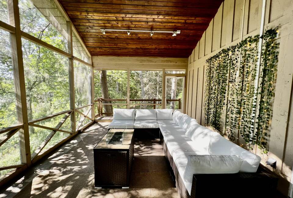 Secluded Forest Retreat Minutes From Minneapolis - Minnetonka, Minnesota