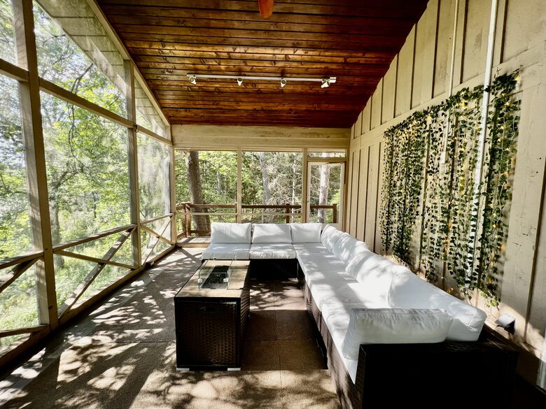 Secluded Forest Retreat Minutes From Minneapolis - Minnetonka, Minnesota