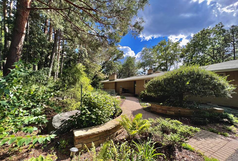 Secluded Forest Retreat Minutes From Minneapolis - Minnetonka, Minnesota