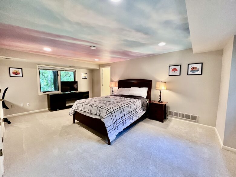 Secluded Forest Retreat Minutes From Minneapolis - Minnetonka, Minnesota