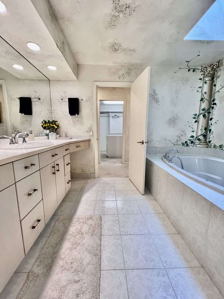 Secluded Forest Retreat Minutes From Minneapolis - Minnetonka, Minnesota