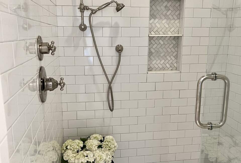 Renovated Buckhead Retreat - Atlanta, Georgia